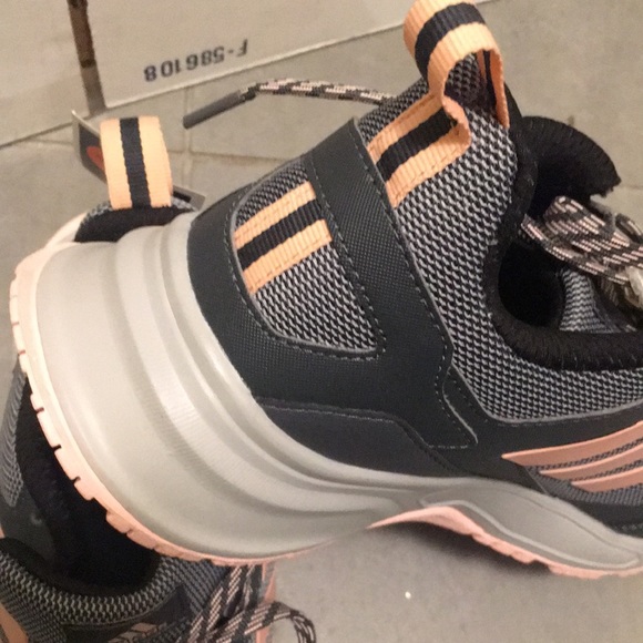 🌸Adidas Women’s Running Sneakers 🌸 - Picture 9 of 11